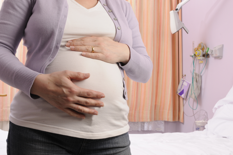 Using deep breathing to lower blood pressure in pregnant women
