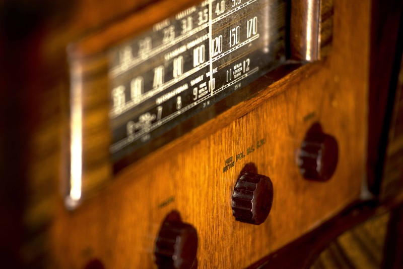 A vintage, 1930s radio set